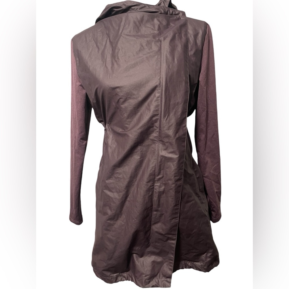 Mondetta maroon long rain jacket size small NWT
